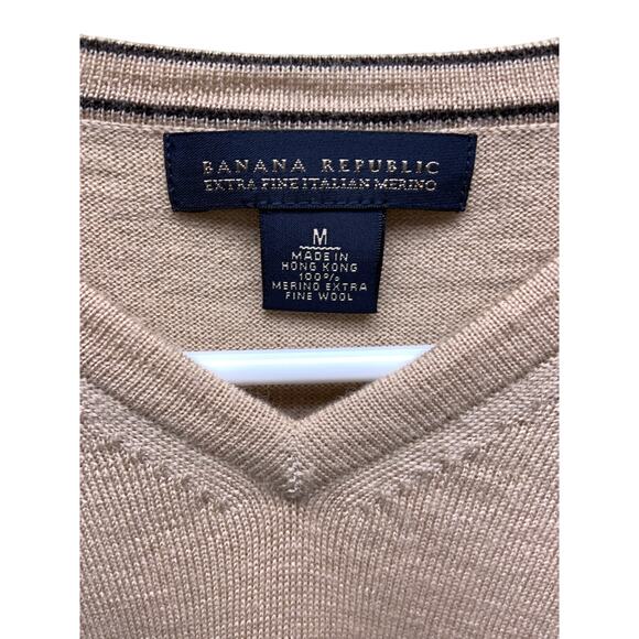 Banana Republic Merino X Fine Wool Beige V-Neck Sweater Pullover M Dark Academia - Picture 3 of 5